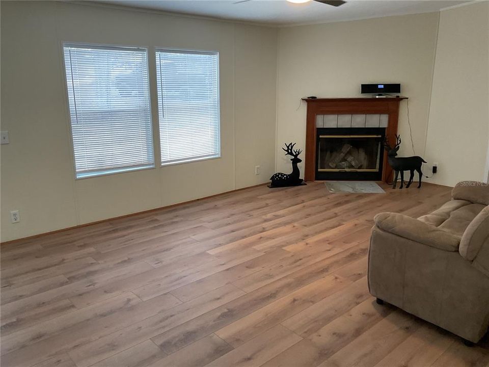 For Sale: $184,950 (3 beds, 2 baths, 1218 Square Feet)