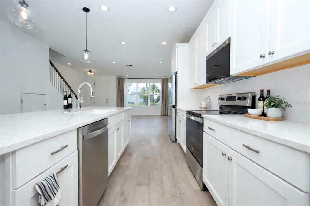 В аренду: $2,700 (3 спален, 2 ванн, 1863 Квадратных фут)