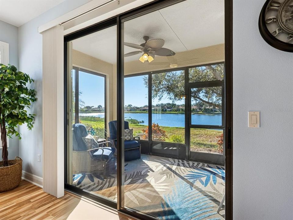 En Venta: $387,300 (2 camas, 2 baños, 1574 Pies cuadrados)