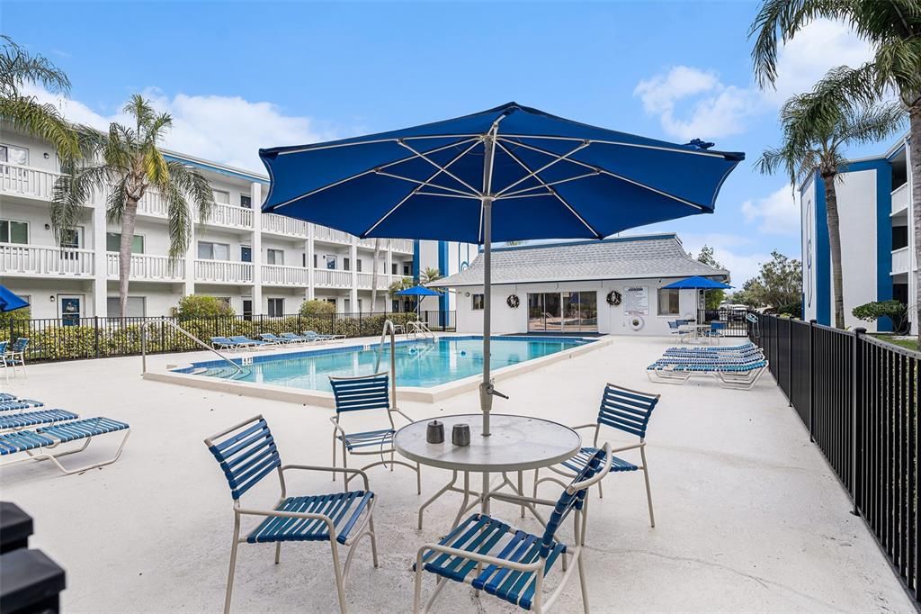 For Sale: $79,000 (1 beds, 1 baths, 690 Square Feet)