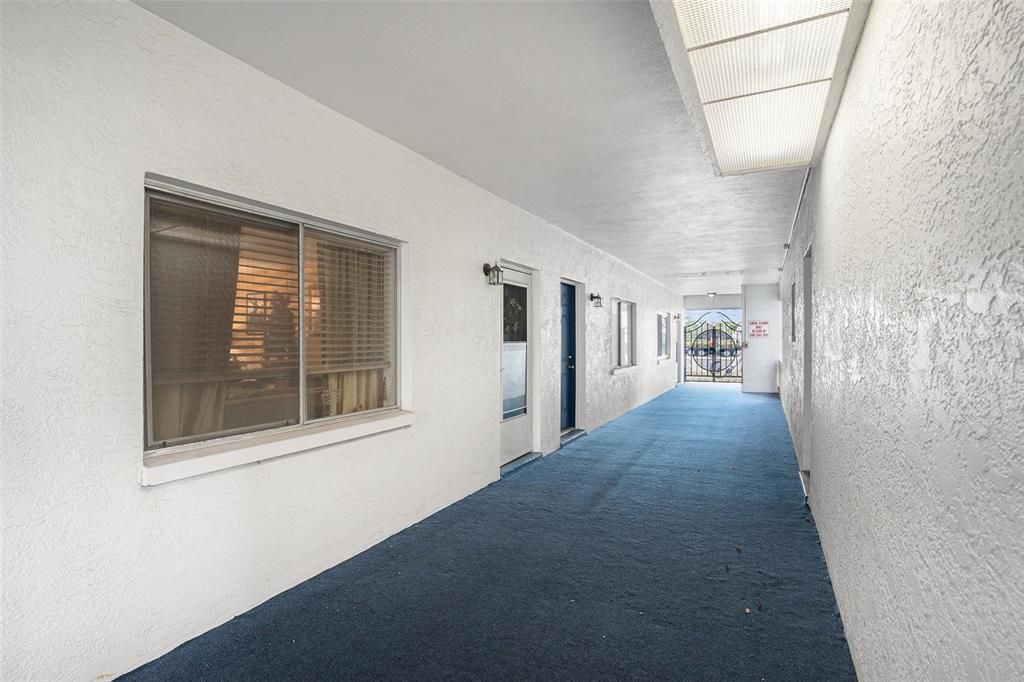 For Sale: $79,000 (1 beds, 1 baths, 690 Square Feet)