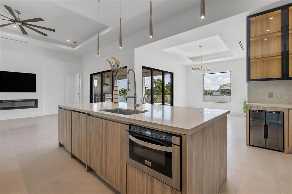 For Sale: $749,000 (3 beds, 3 baths, 2348 Square Feet)