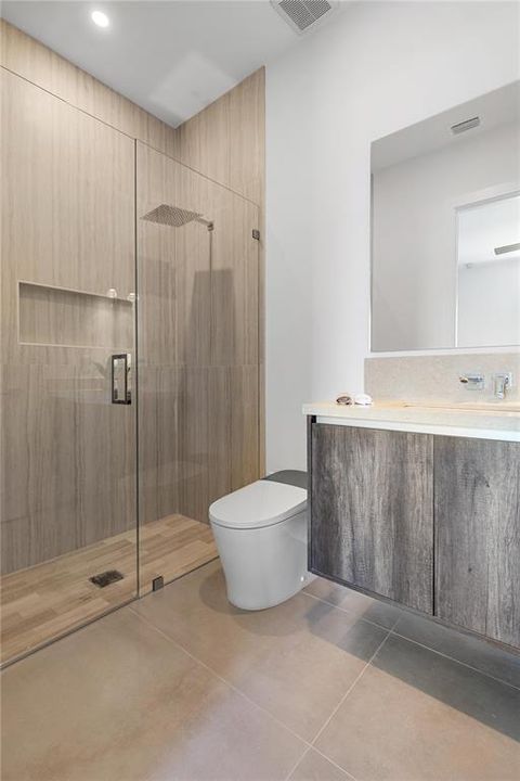 For Sale: $749,000 (3 beds, 3 baths, 2348 Square Feet)