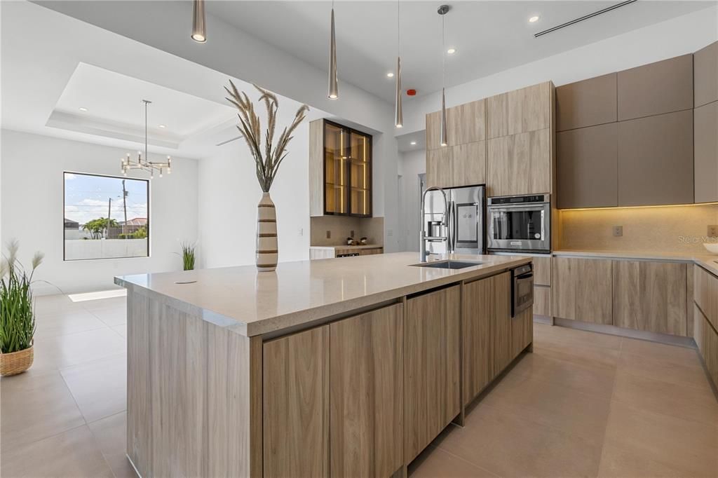 For Sale: $749,000 (3 beds, 3 baths, 2348 Square Feet)