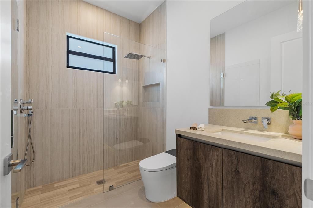 For Sale: $749,000 (3 beds, 3 baths, 2348 Square Feet)