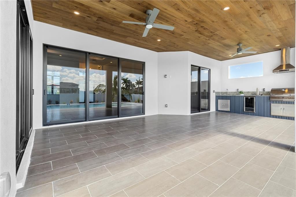 For Sale: $749,000 (3 beds, 3 baths, 2348 Square Feet)