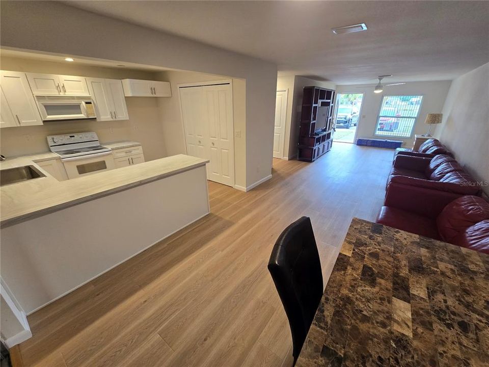 For Sale: $314,900 (3 beds, 2 baths, 1260 Square Feet)