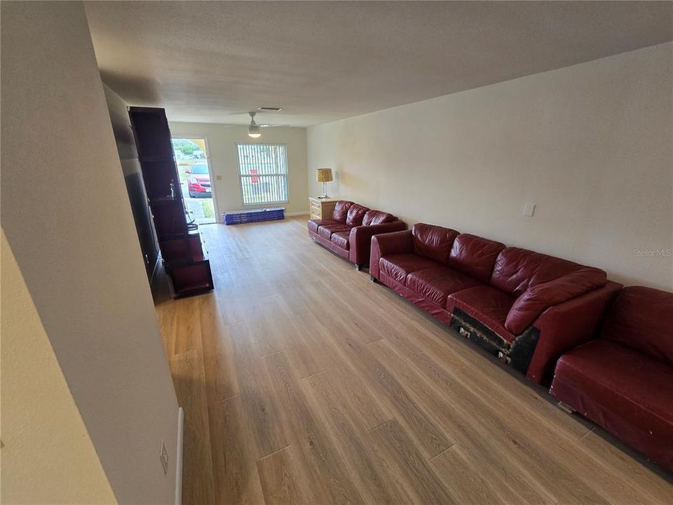 For Sale: $314,900 (3 beds, 2 baths, 1260 Square Feet)