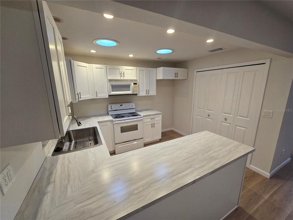 For Sale: $314,900 (3 beds, 2 baths, 1260 Square Feet)