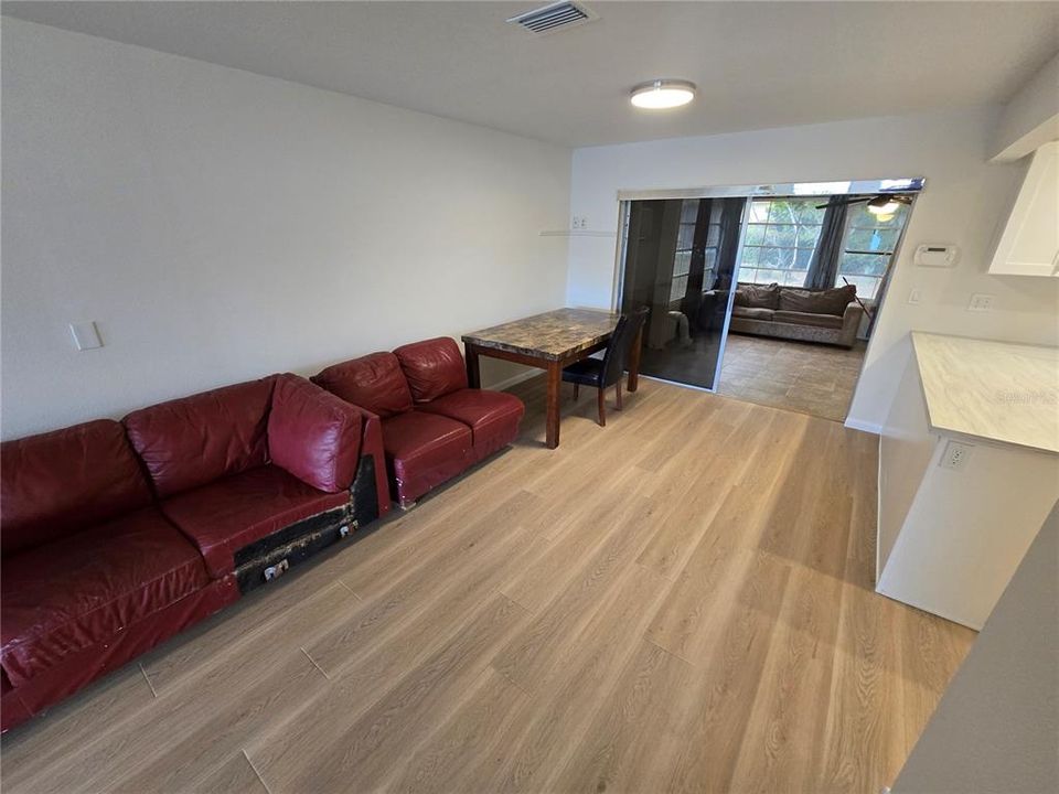 For Sale: $314,900 (3 beds, 2 baths, 1260 Square Feet)