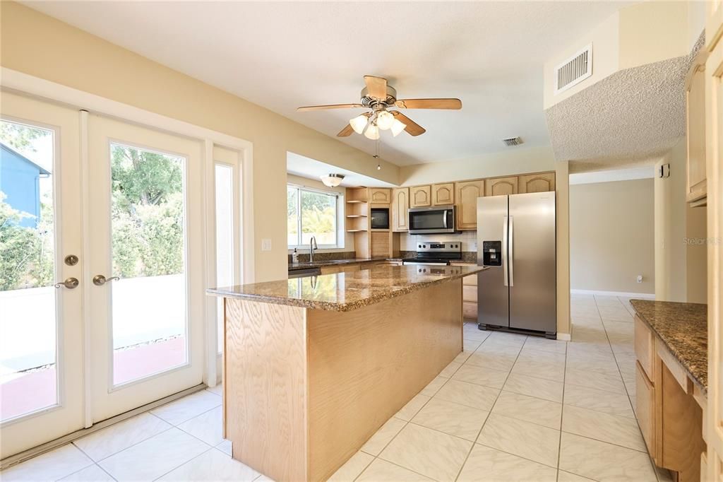 На продажу: $545,000 (3 спален, 2 ванн, 2020 Квадратных фут)