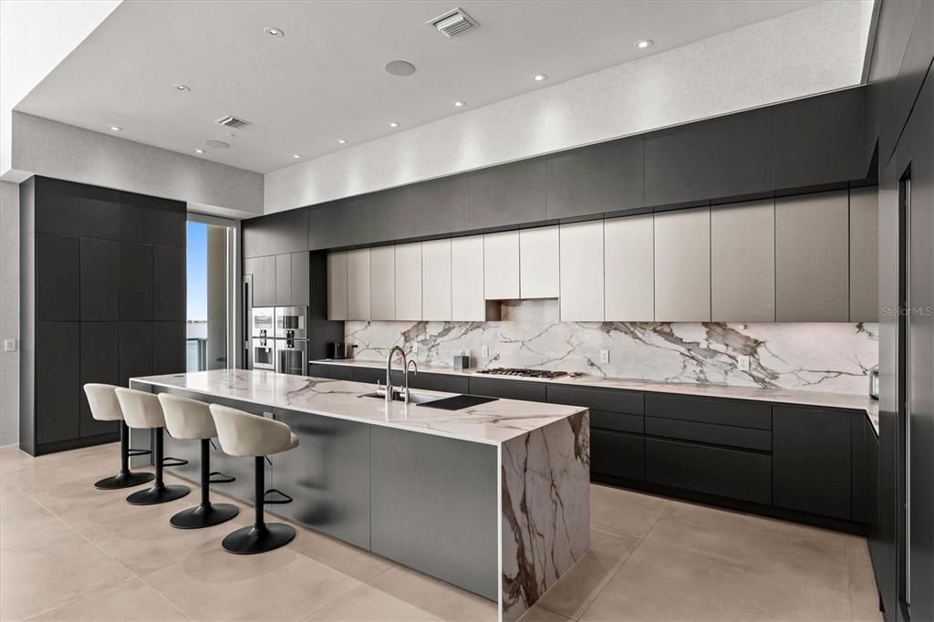 En Renta: $25,000 (3 camas, 3 baños, 3525 Pies cuadrados)