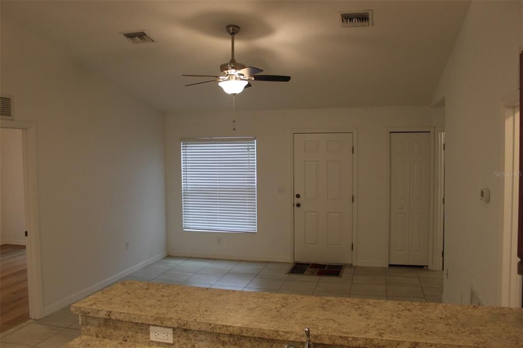 待售: $249,000 (3 贝兹, 2 浴室, 1232 平方英尺)