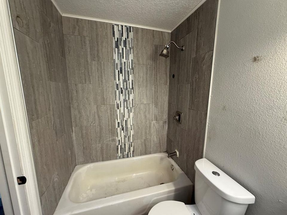 For Sale: $280,000 (3 beds, 2 baths, 1375 Square Feet)