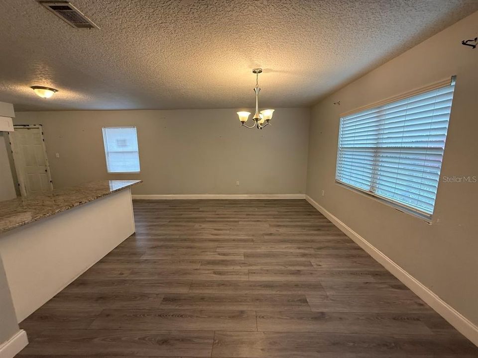 For Sale: $280,000 (3 beds, 2 baths, 1375 Square Feet)