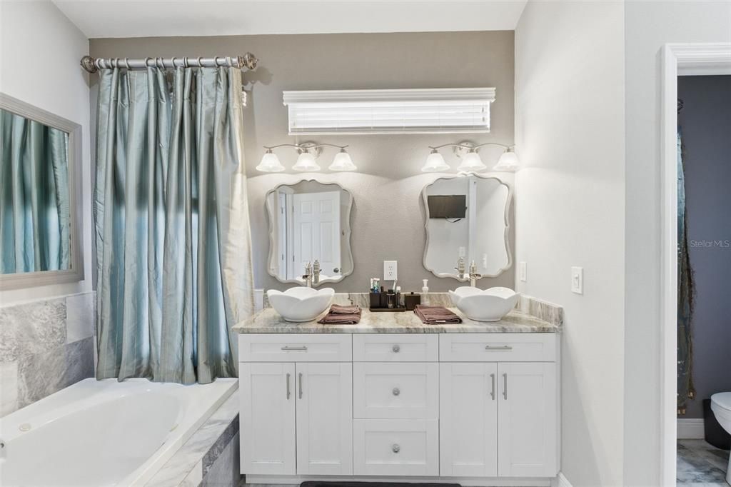 待售: $495,000 (4 贝兹, 2 浴室, 1941 平方英尺)