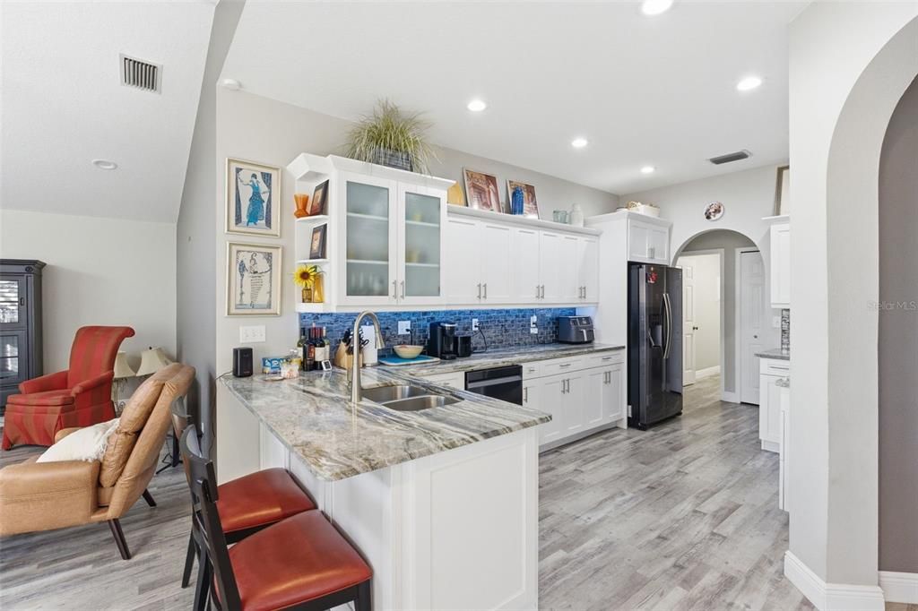 待售: $495,000 (4 贝兹, 2 浴室, 1941 平方英尺)