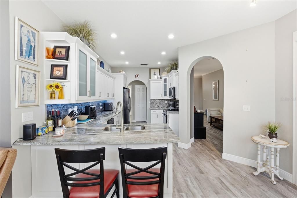 待售: $495,000 (4 贝兹, 2 浴室, 1941 平方英尺)