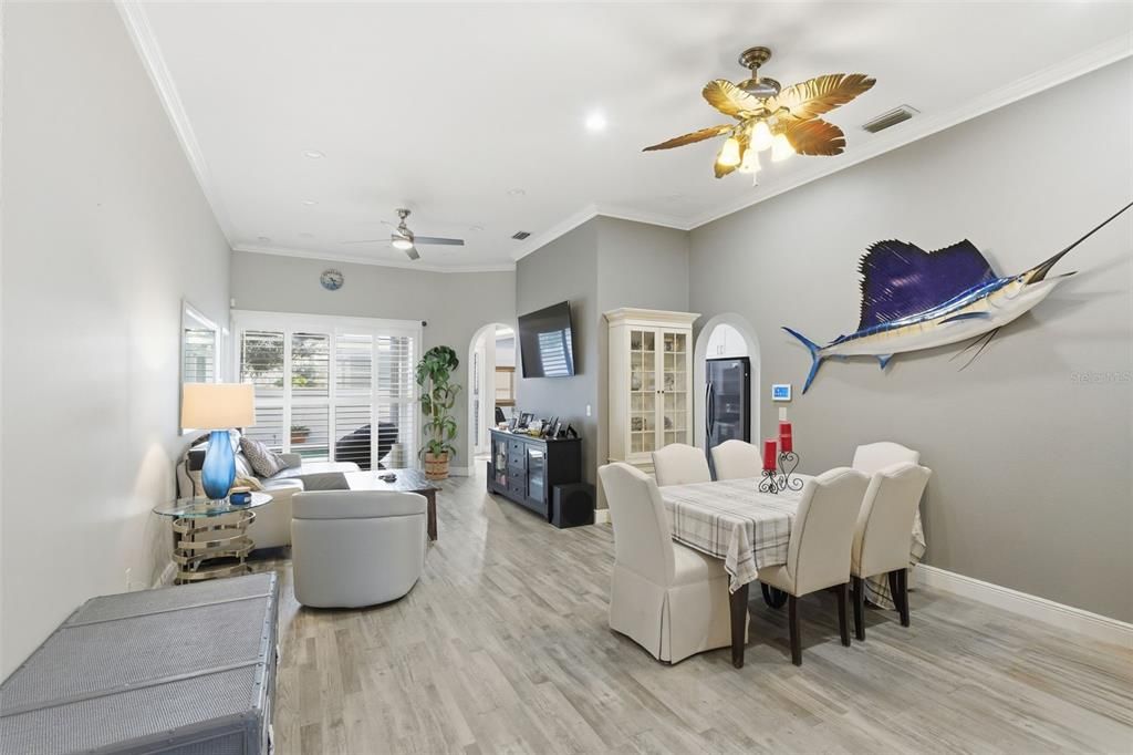 待售: $495,000 (4 贝兹, 2 浴室, 1941 平方英尺)