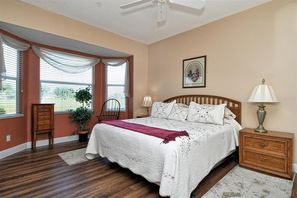 For Sale: $395,000 (2 beds, 2 baths, 1572 Square Feet)