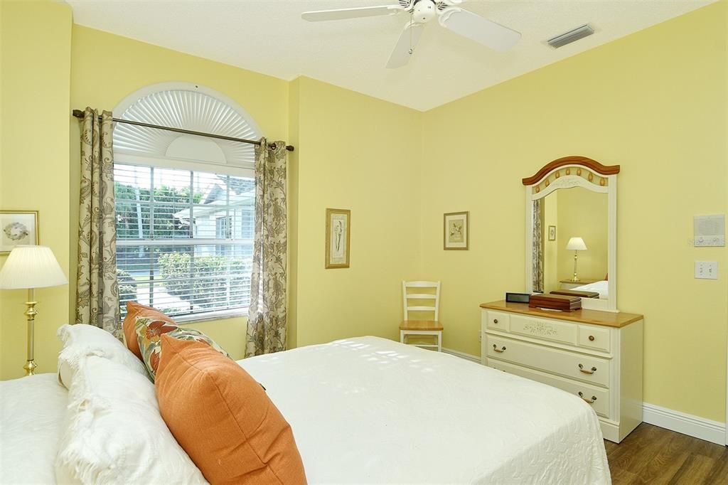 For Sale: $395,000 (2 beds, 2 baths, 1572 Square Feet)