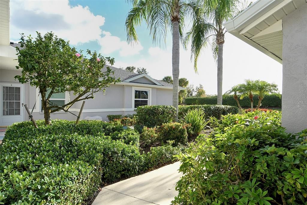 For Sale: $395,000 (2 beds, 2 baths, 1572 Square Feet)