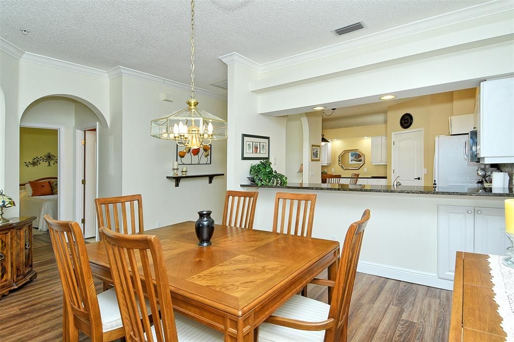 For Sale: $395,000 (2 beds, 2 baths, 1572 Square Feet)