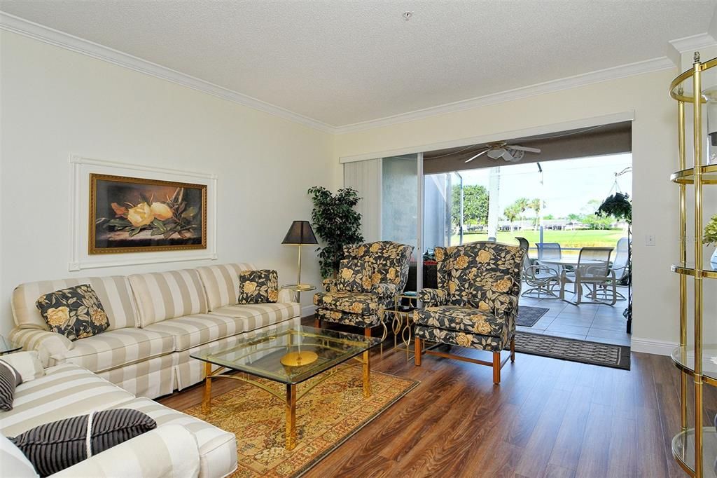 For Sale: $395,000 (2 beds, 2 baths, 1572 Square Feet)