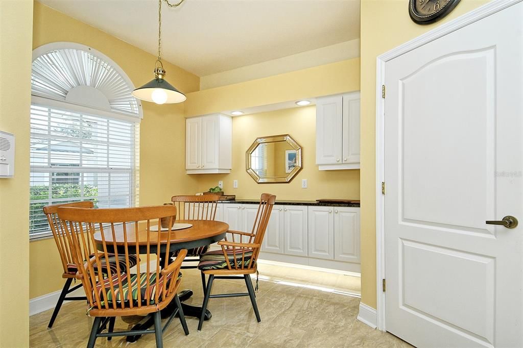 For Sale: $395,000 (2 beds, 2 baths, 1572 Square Feet)