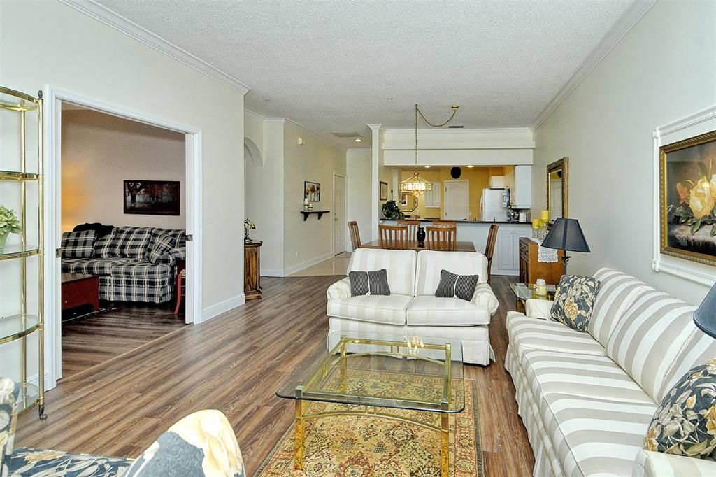 For Sale: $395,000 (2 beds, 2 baths, 1572 Square Feet)