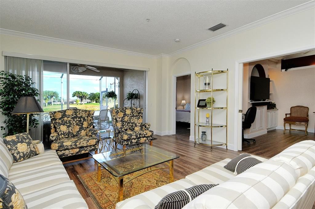 For Sale: $395,000 (2 beds, 2 baths, 1572 Square Feet)