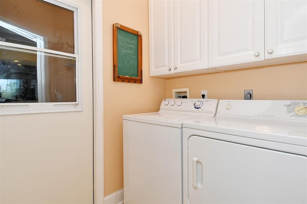 For Sale: $395,000 (2 beds, 2 baths, 1572 Square Feet)