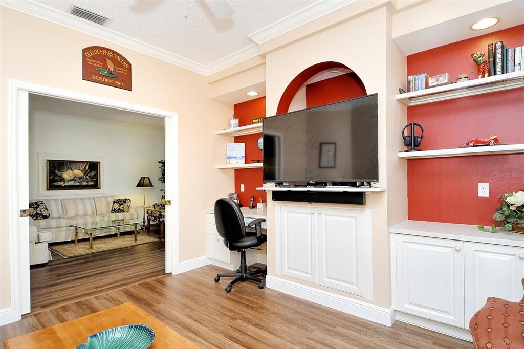 For Sale: $395,000 (2 beds, 2 baths, 1572 Square Feet)