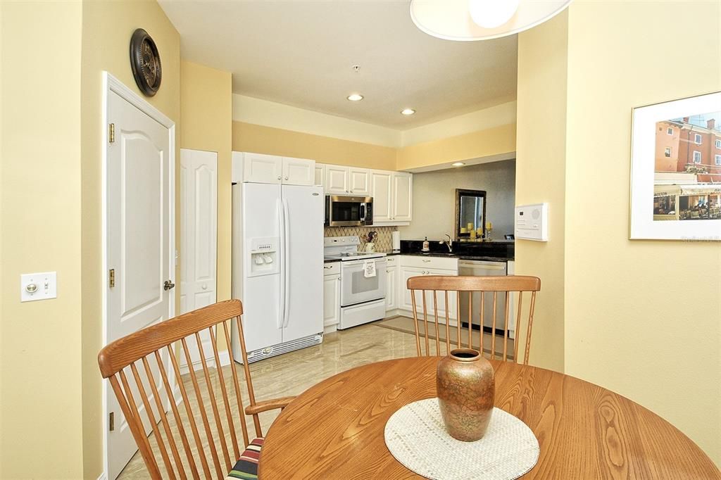 For Sale: $395,000 (2 beds, 2 baths, 1572 Square Feet)