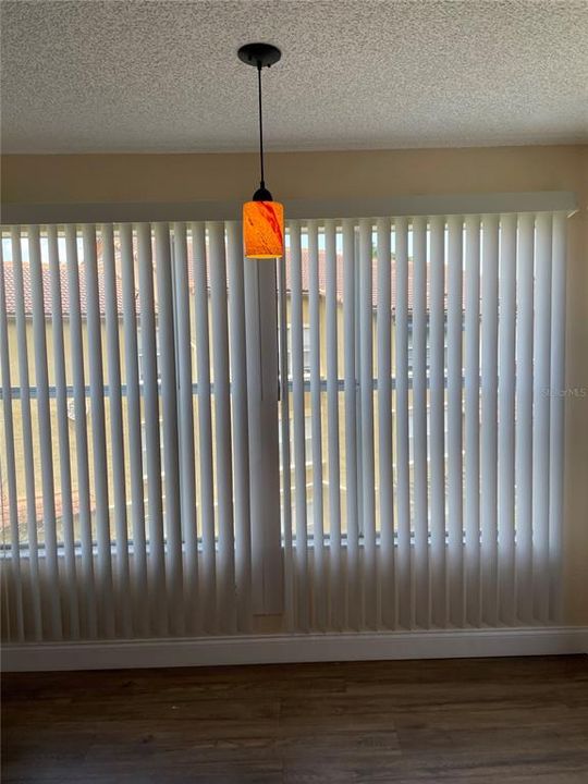 For Rent: $1,800 (3 beds, 2 baths, 1237 Square Feet)