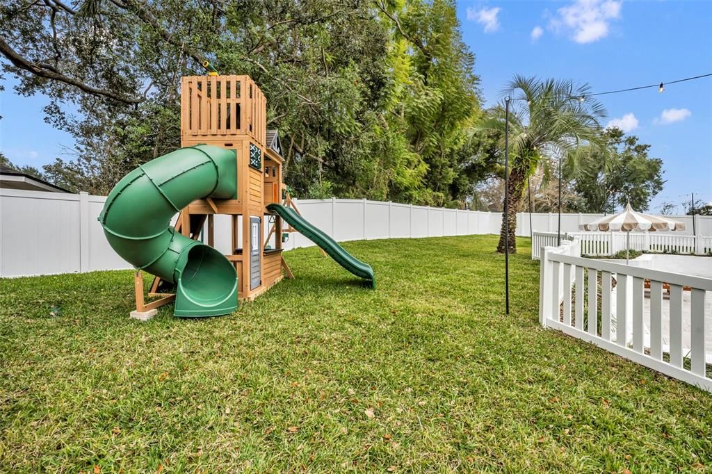 待售: $785,000 (4 贝兹, 2 浴室, 2638 平方英尺)