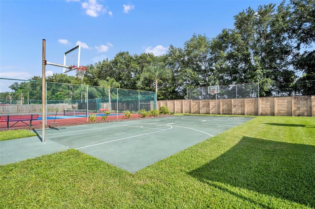 待售: $785,000 (4 贝兹, 2 浴室, 2638 平方英尺)