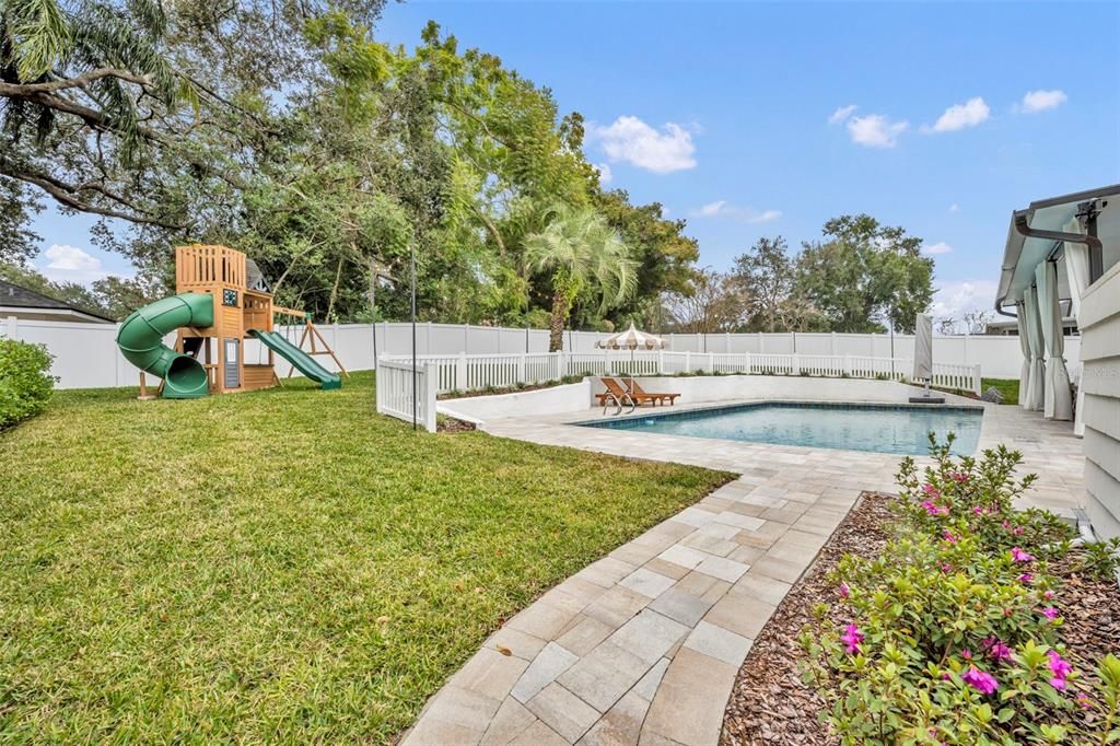 待售: $785,000 (4 贝兹, 2 浴室, 2638 平方英尺)