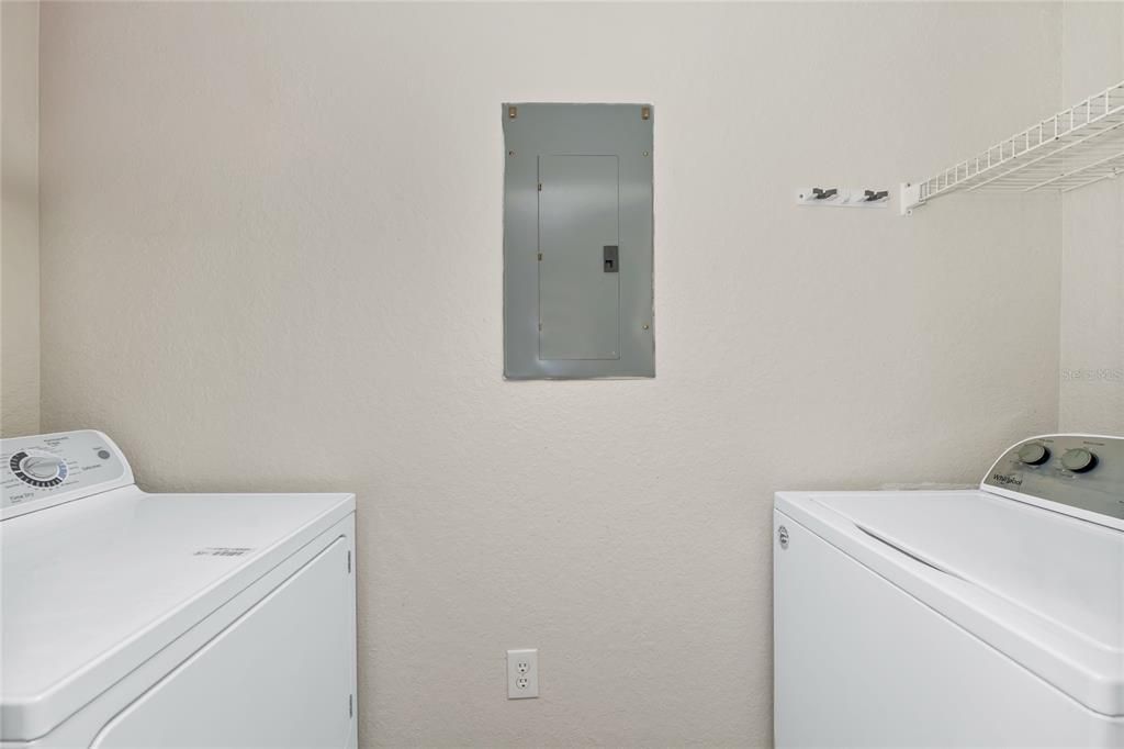 待售: $179,000 (2 贝兹, 2 浴室, 1004 平方英尺)