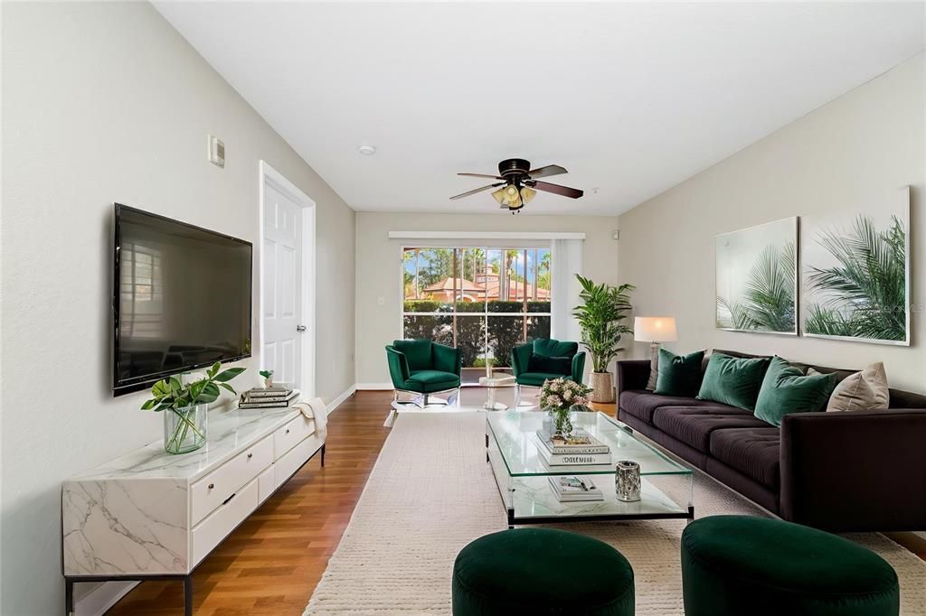 待售: $179,000 (2 贝兹, 2 浴室, 1004 平方英尺)