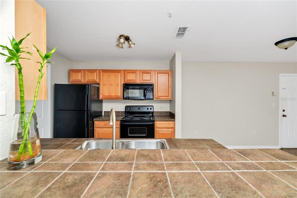 待售: $179,000 (2 贝兹, 2 浴室, 1004 平方英尺)