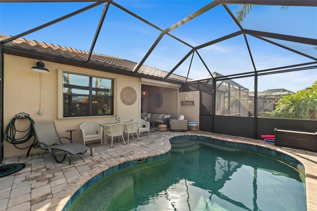 待售: $440,000 (2 贝兹, 2 浴室, 1572 平方英尺)