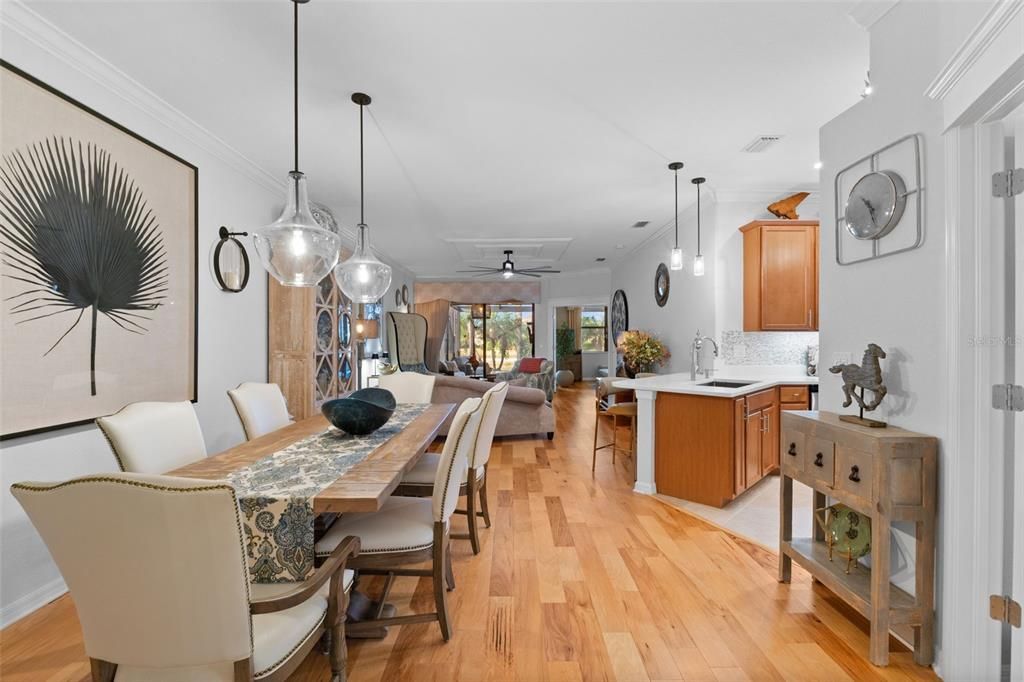 待售: $440,000 (2 贝兹, 2 浴室, 1572 平方英尺)