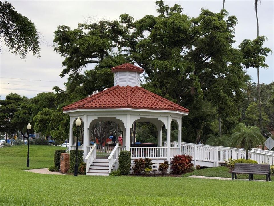 待售: $440,000 (2 贝兹, 2 浴室, 1572 平方英尺)