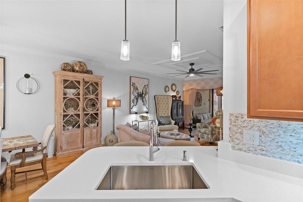 待售: $440,000 (2 贝兹, 2 浴室, 1572 平方英尺)