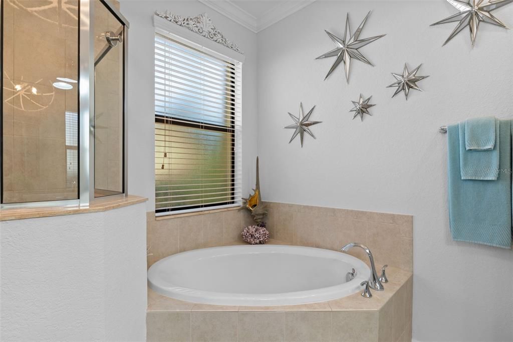 待售: $440,000 (2 贝兹, 2 浴室, 1572 平方英尺)