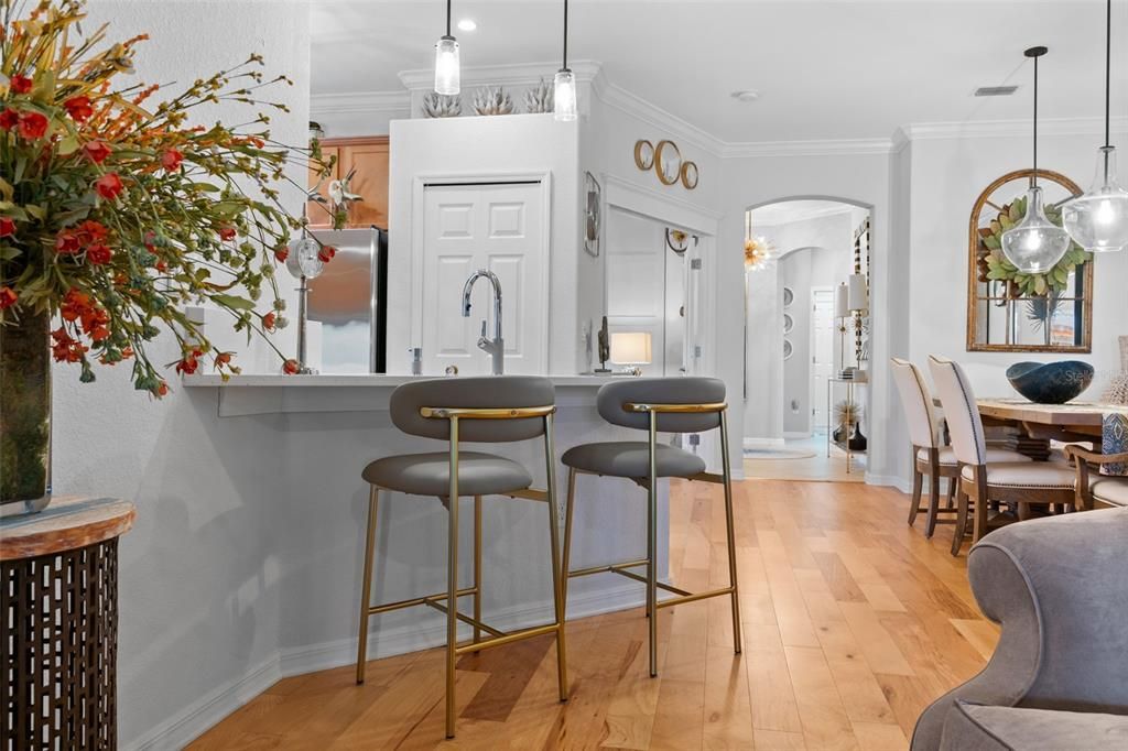 待售: $440,000 (2 贝兹, 2 浴室, 1572 平方英尺)