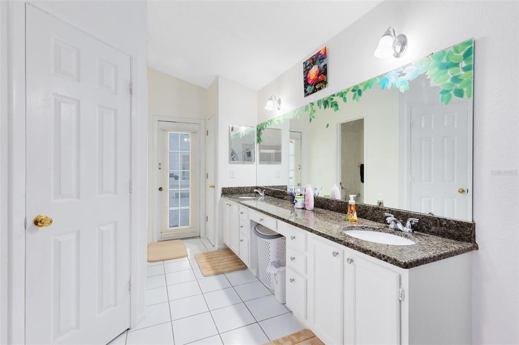 For Sale: $575,000 (4 beds, 2 baths, 2291 Square Feet)