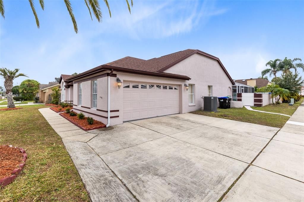 For Sale: $575,000 (4 beds, 2 baths, 2291 Square Feet)