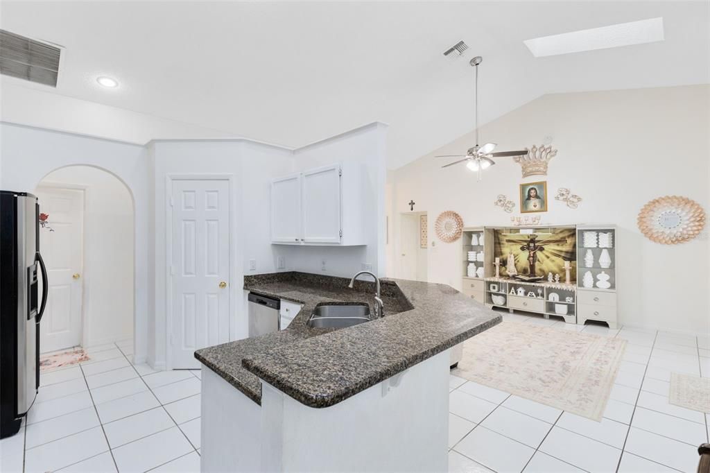 For Sale: $575,000 (4 beds, 2 baths, 2291 Square Feet)